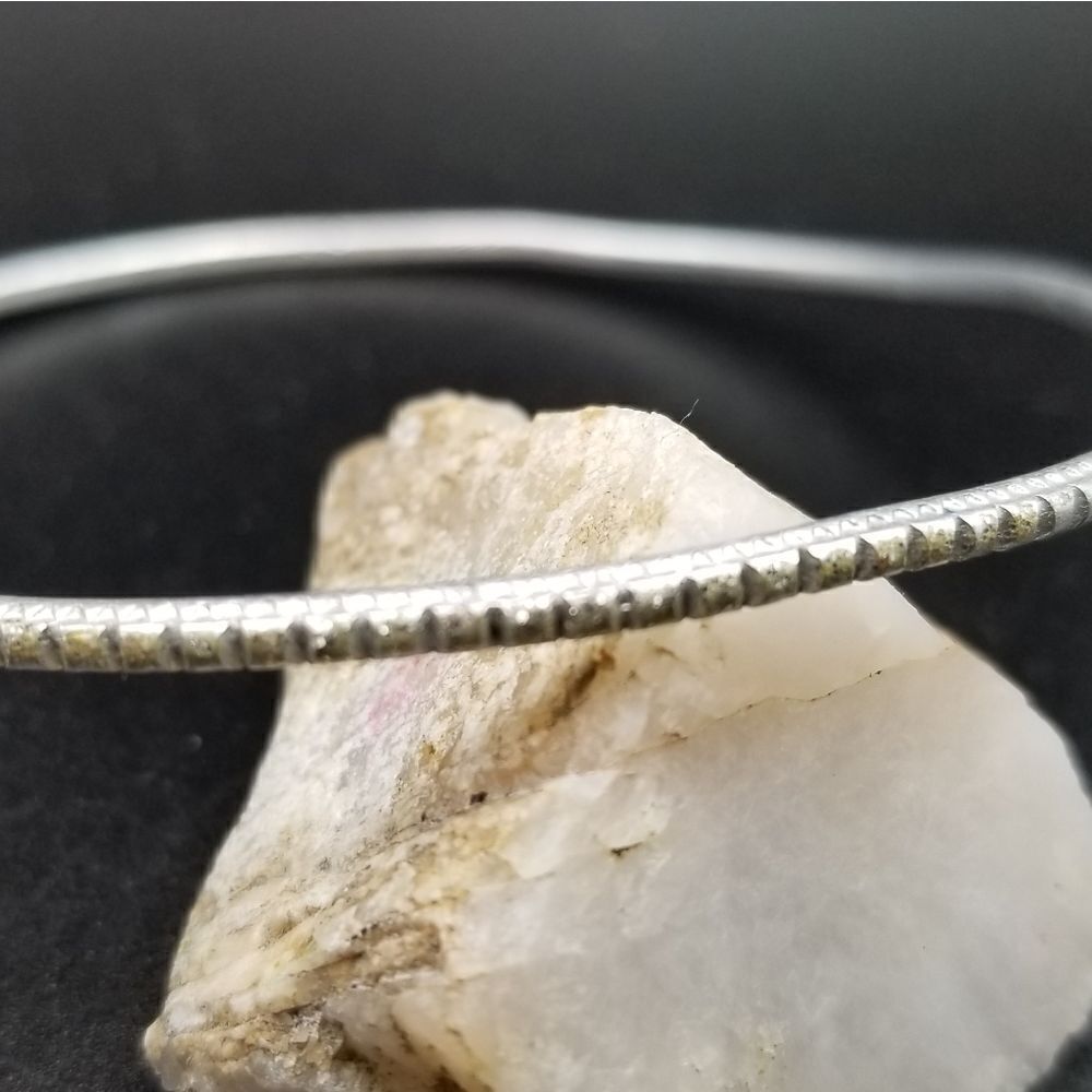 Scale bracelet bangle. B707 - Picture 2 of 2